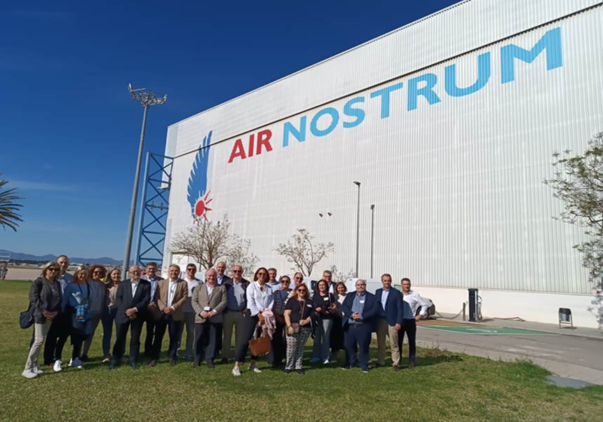 Visita del Club de Mentores de la Facultat d'Economia a las instalaciones de Air Nostrum